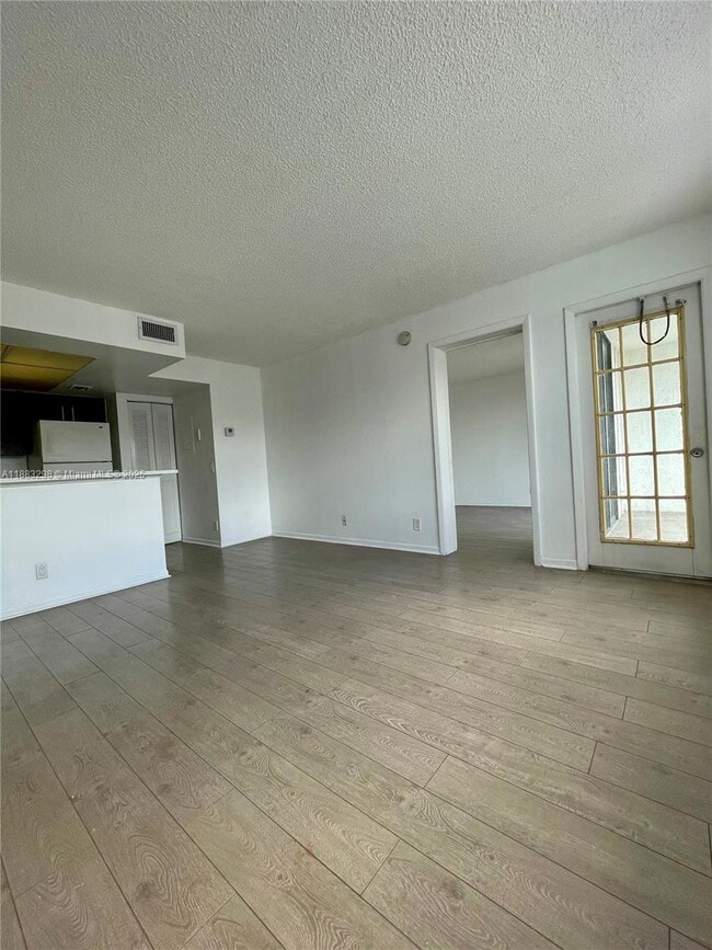 Photo - 752 Executive Center Dr Unit 25