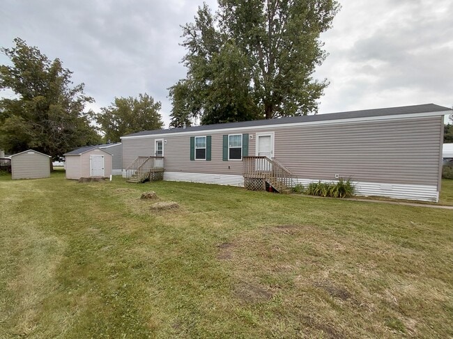 Photo - 408-22 1/2 22 1/2 St NW