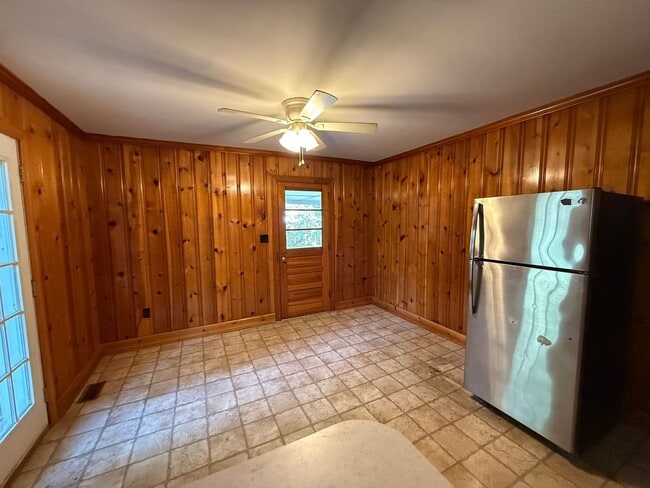 Photo - 1302 Dogwood Ln NW