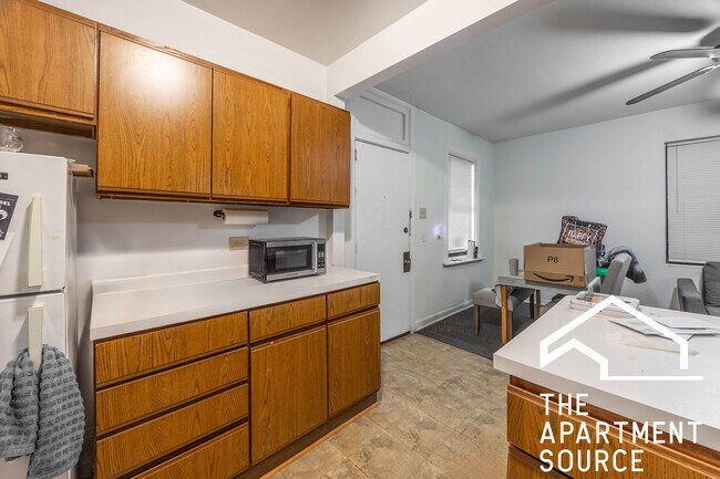 Photo - 1627 N Winchester Ave Unit G