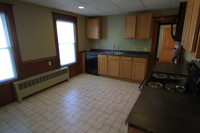 Photo - 377 Marlboro St