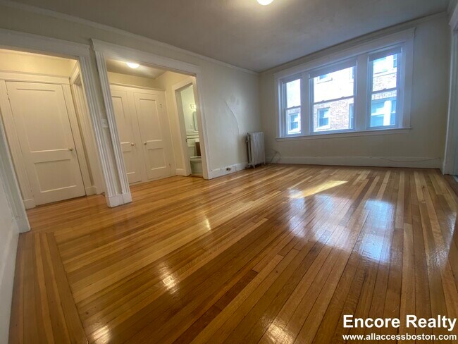 Building Photo - 88 Washington St Unit 10