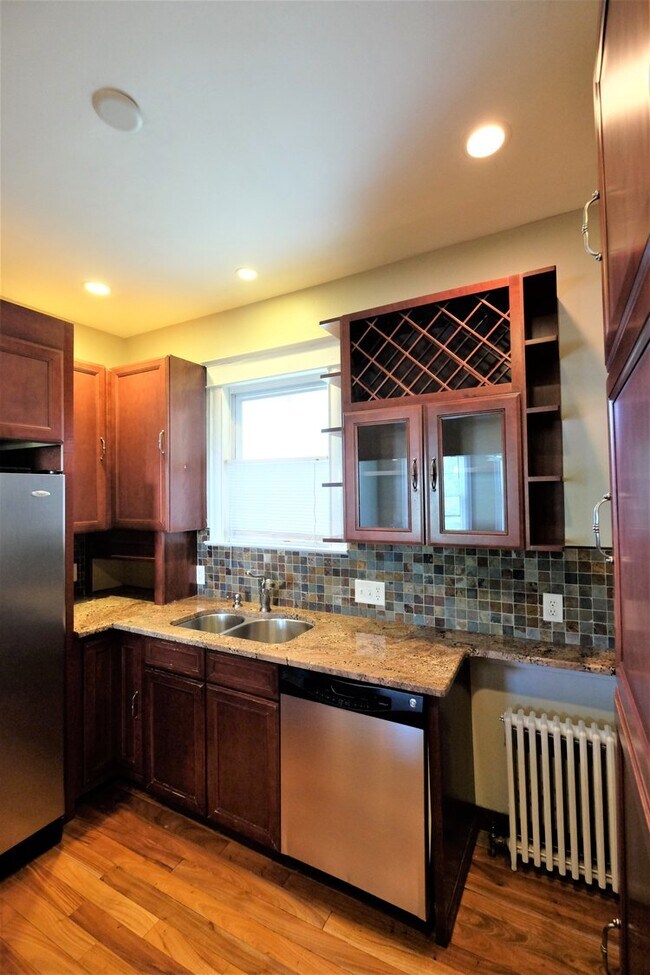 Linden Hills | 4127