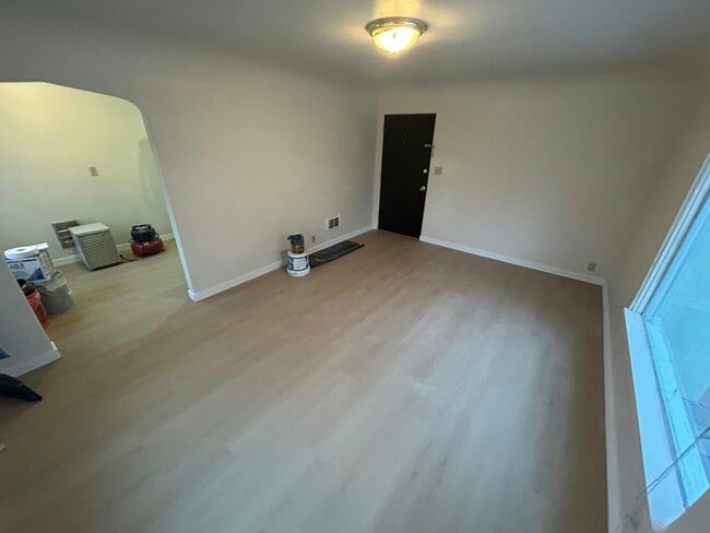 Photo - 400 W 13th St