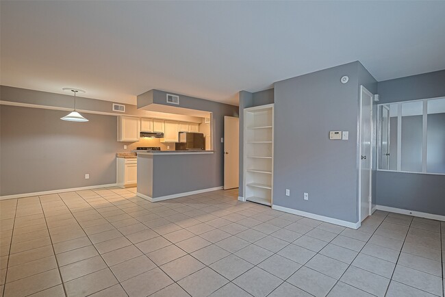 Photo - 12905 Woodforest Blvd Unit 107