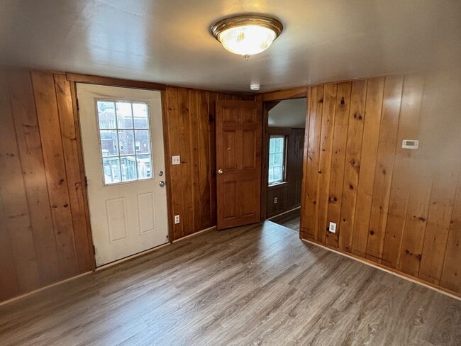 Photo - Freshly Remodeled 3BR / 1 BA Apartment
