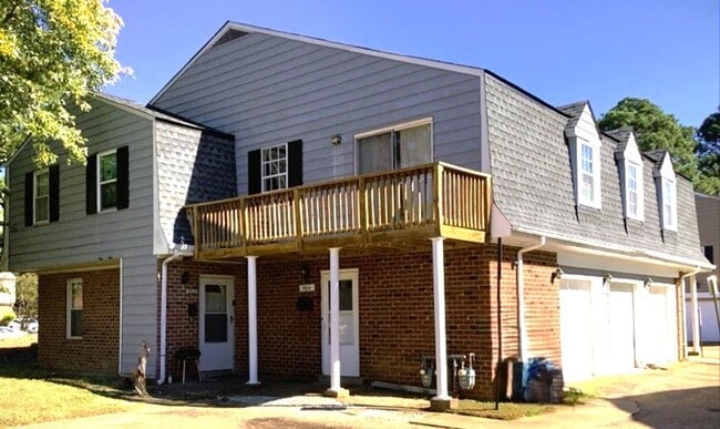 Building Photo - Secound Story Unit - Single Floor 3BR/1.5BA - Eastern Henrico - Great Location