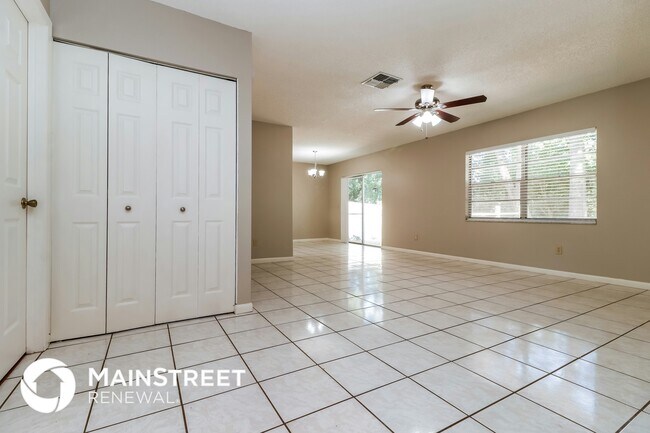 Photo - 207 Regal Park Dr