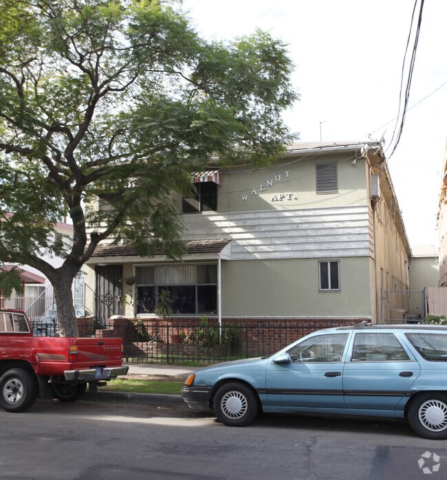 Walnut Apartments