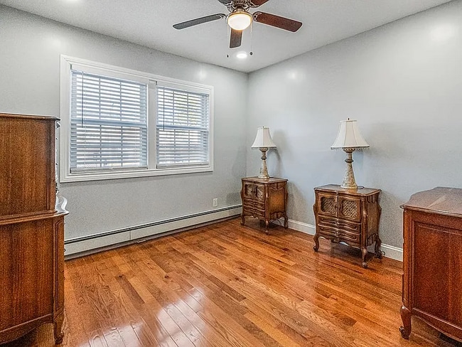 Photo - 116-01-116221 221st St