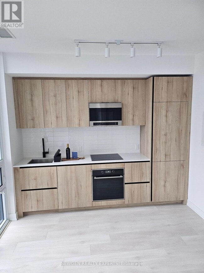 Photo - 117 Broadway Ave Unit 909