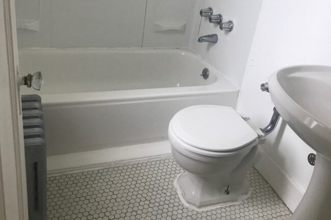 Photo - Monroe Manor