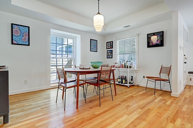 Photo - 1523 Harvard St