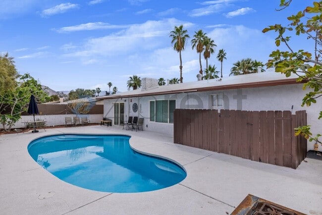 Building Photo - 43160 Virginia Ave