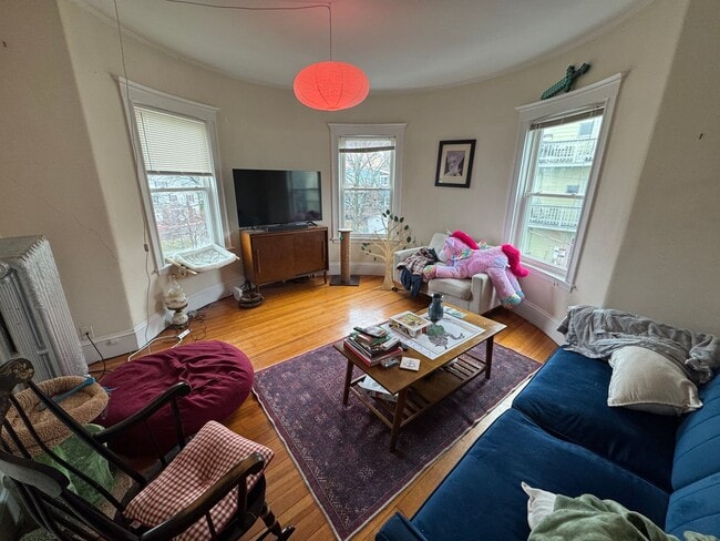 Building Photo - 51 Ibbetson St Unit #3