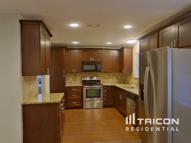 Photo - 126 Tharp St