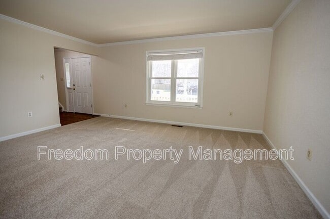 Photo - 8768 Tomislav St