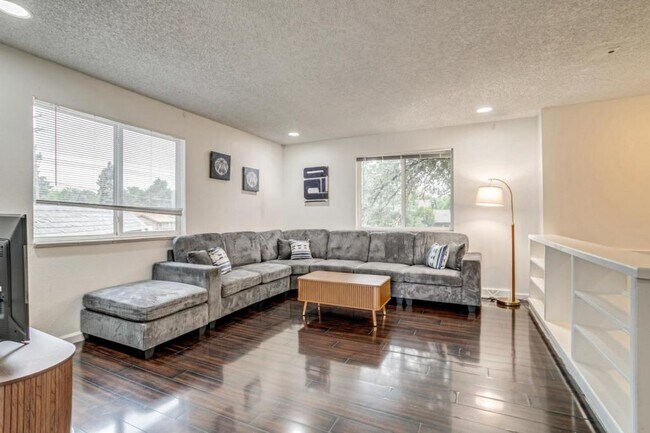 Photo - 1320 Youngfield St