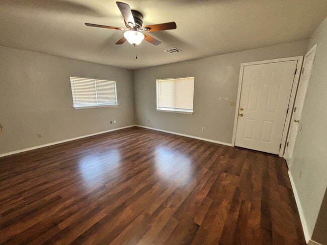 Photo - 2 bedroom 1 bathroom house in Downtown Edmond with central heat and air and washer/dryer hookup