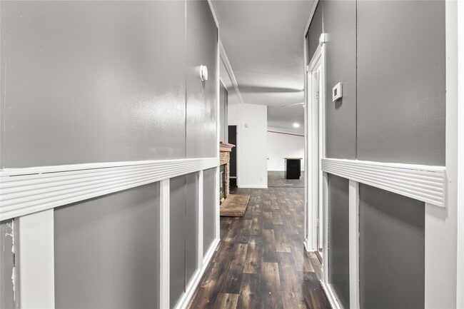 Photo - 811 De Lorean Ct