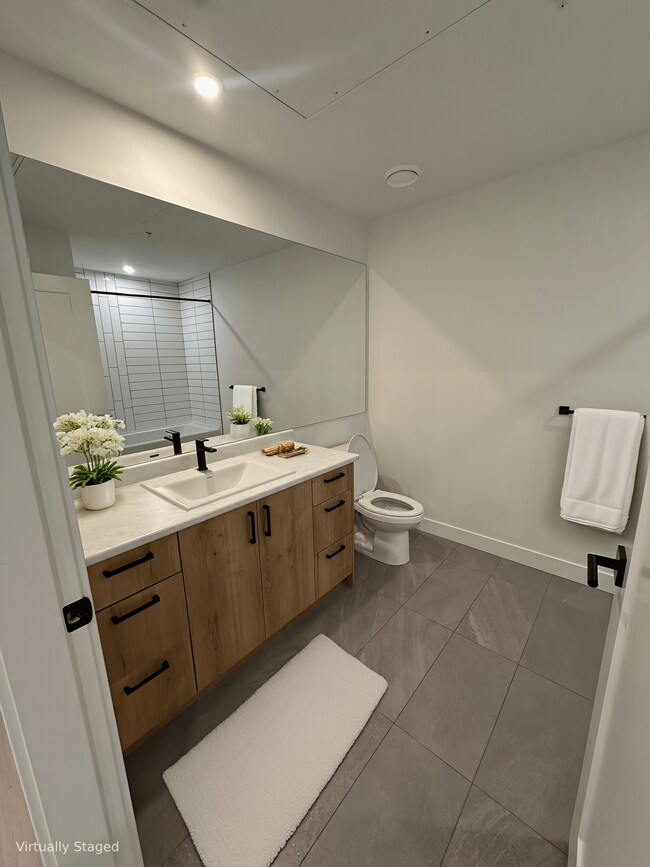 Photo - 20144-20186 86 Ave