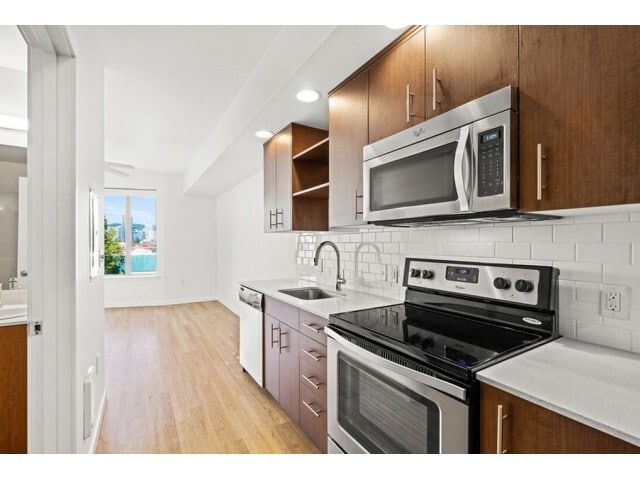 Kitchen - East 12 Lofts