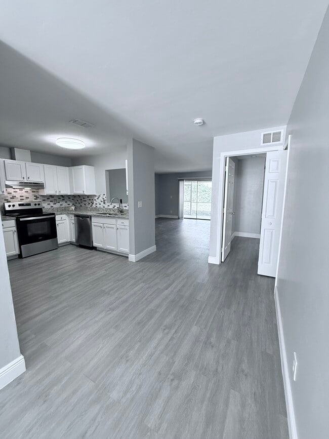 Photo - 5316 28th St SW