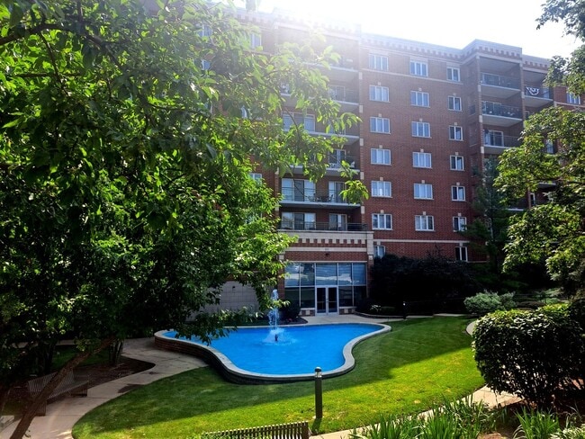 Building Photo - 650 S River Rd Unit 301