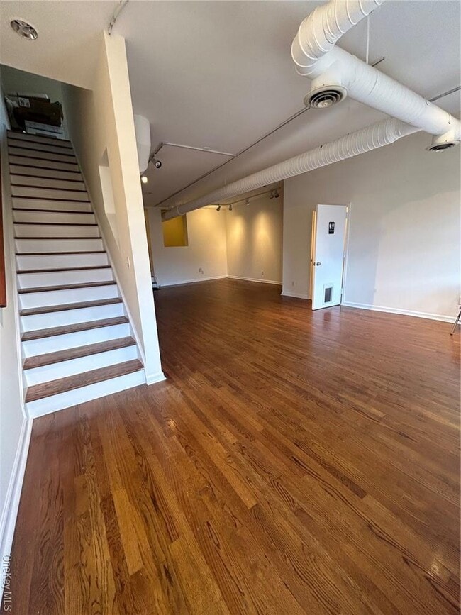 Photo - 25 N Division St