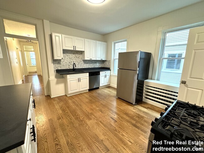 Building Photo - 15 E Milton Rd Unit 1 Rental