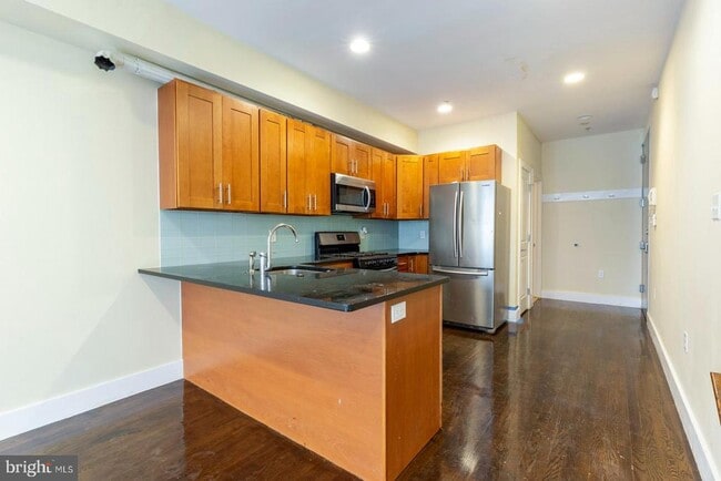 Building Photo - 838 N 15th St Unit B