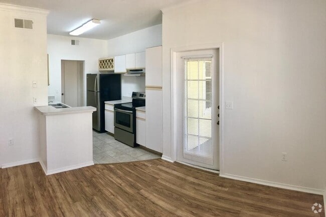 Building Photo - 2600 Robert Trent Jones Dr Rental