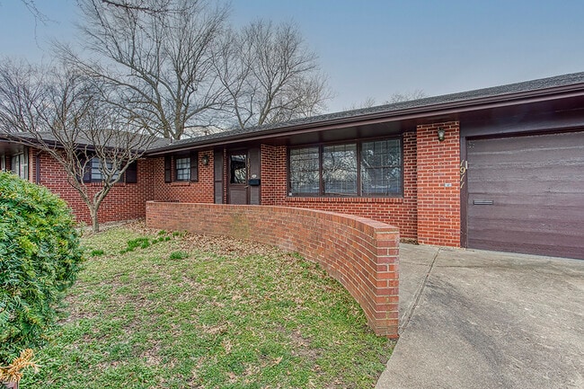 Photo - 1911 S Saratoga Ave