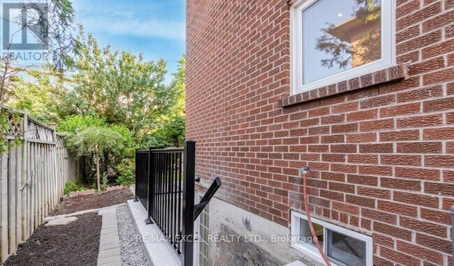 Photo - 202 Nahani Way