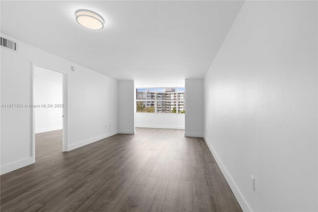 Photo - 1300 NE Miami Gardens Dr Unit 517E