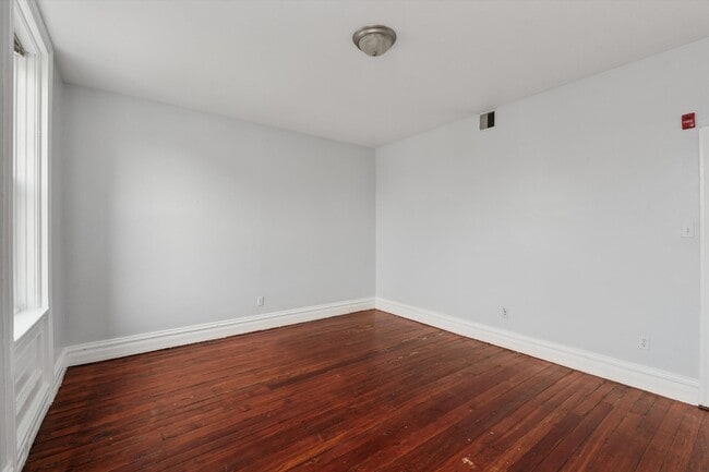 Photo - 1729 W Montgomery Ave Unit 2