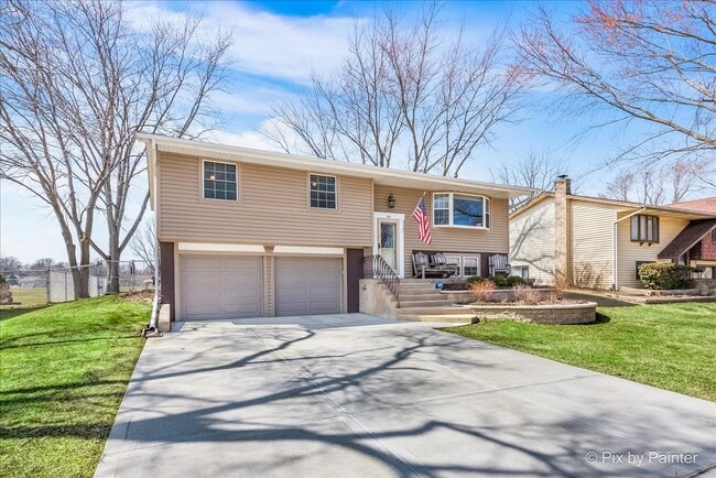 Photo - 930 Cornell Ln