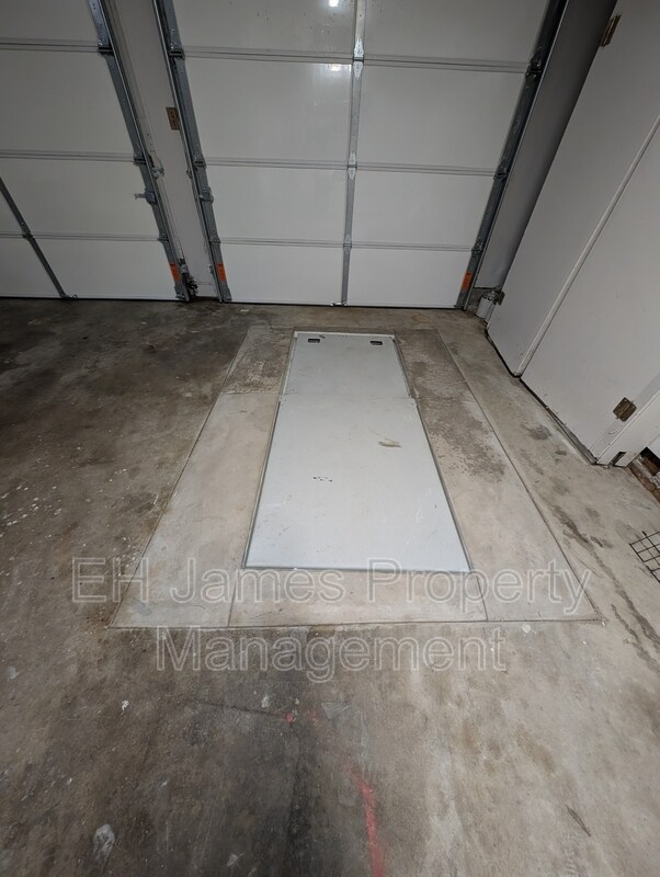 Photo - 1912 E 55th Pl