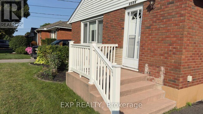 Photo - 6150 Fingland St