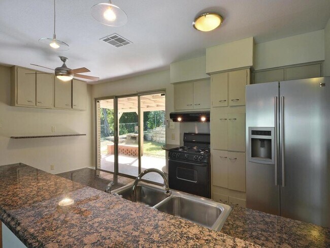 Photo - 401 Cherry Hill Dr