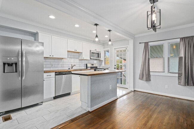 Photo - 885 Jaydee Ave