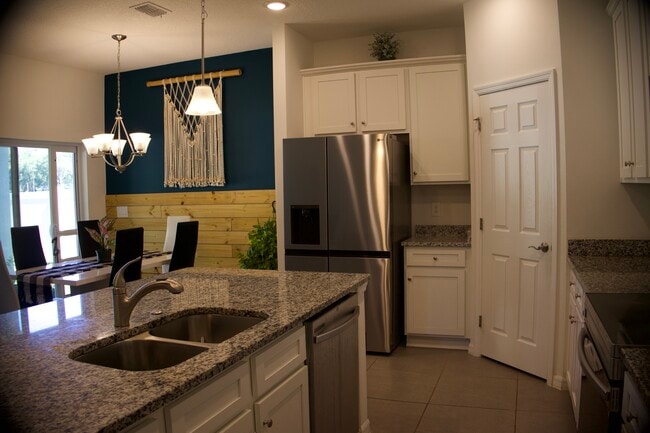 Kitchen - 3976 Mayhill Loop