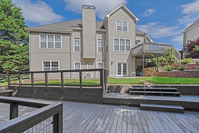 Photo - 520 Ruby Forest Pky