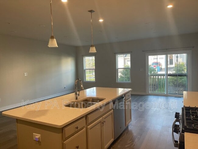 Photo - 205 Hibiscus Way