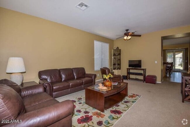 Building Photo - 15836 W Sierra St Rental