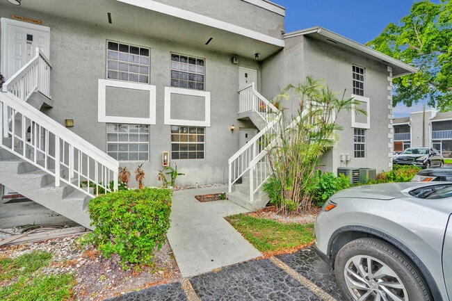 Building Photo - 447 NE 210th Circle Ter Unit 101-20 Rental
