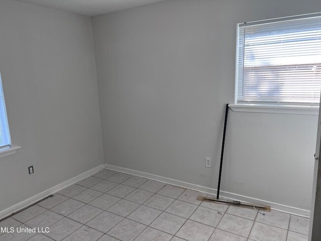 Photo - 102 Carson Dr