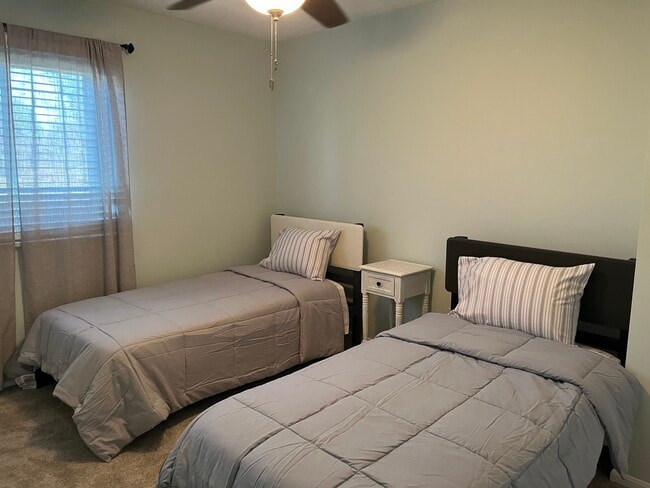 Photo - 204 Sherwood Green Ct