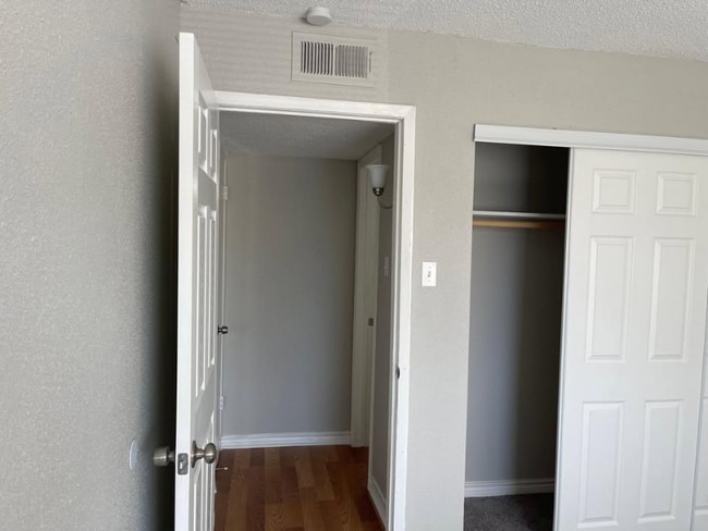 Photo - 5625 Antoine Dr Unit 1504