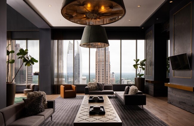 The Hue Midtown